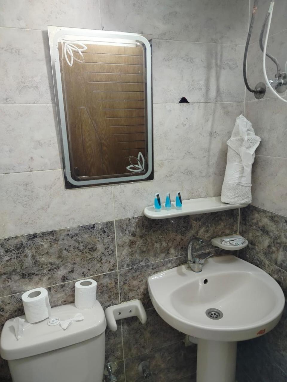 Albergue Anubis Kingdom Pyramids Kafret el-Gabal Exterior foto